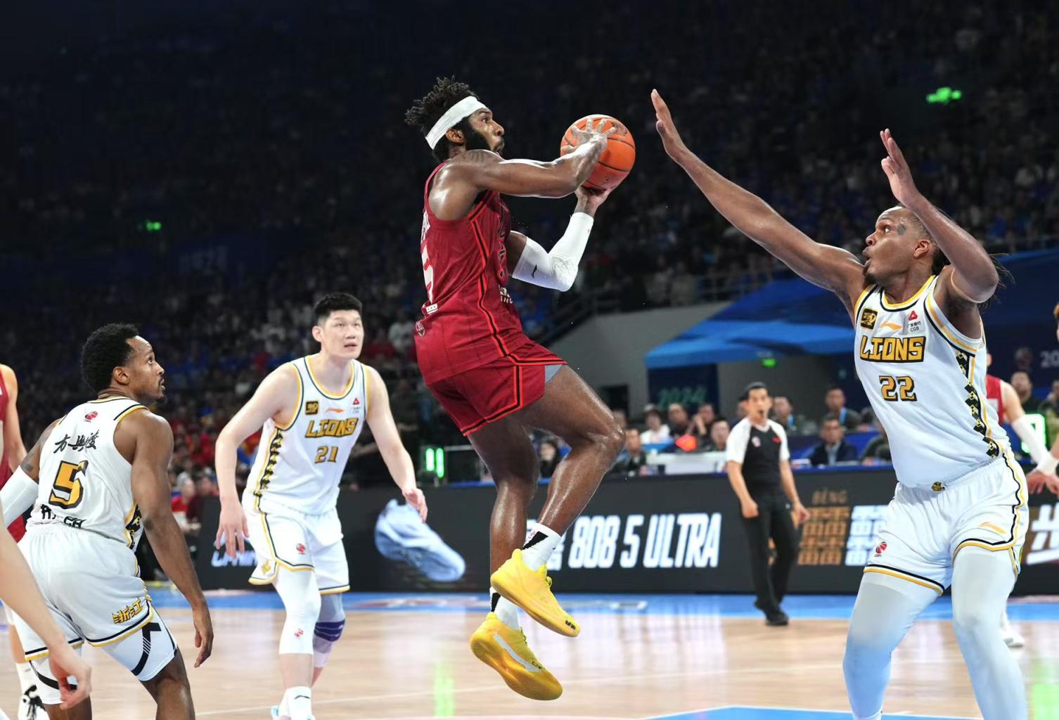 包含重磅！北京国安围绕CBA季后赛调整名单里尔围绕NBA季后赛再遭质疑，皇家马德里复出首秀备战英超的词条