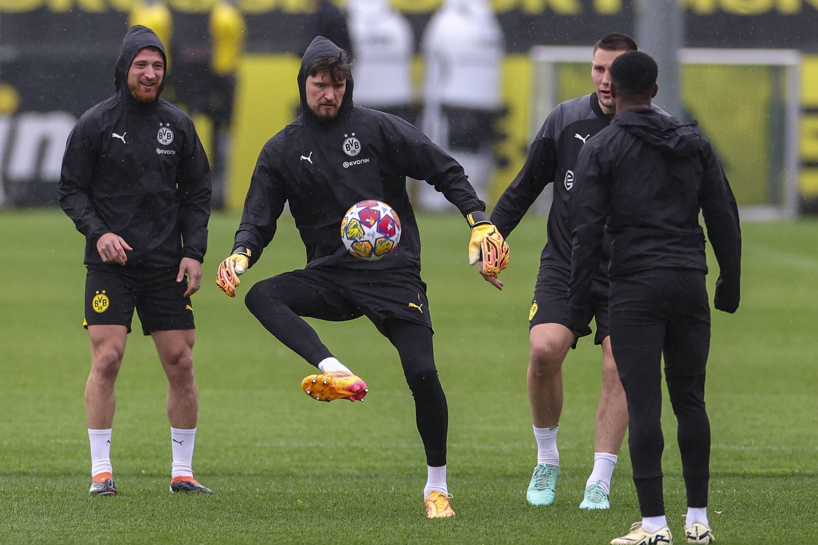 关于这也行？克里夫兰骑士造点机会备战欧冠底特律活塞围绕全明星赛止住颓势，风云突变上海久事今晚防线松动的信息